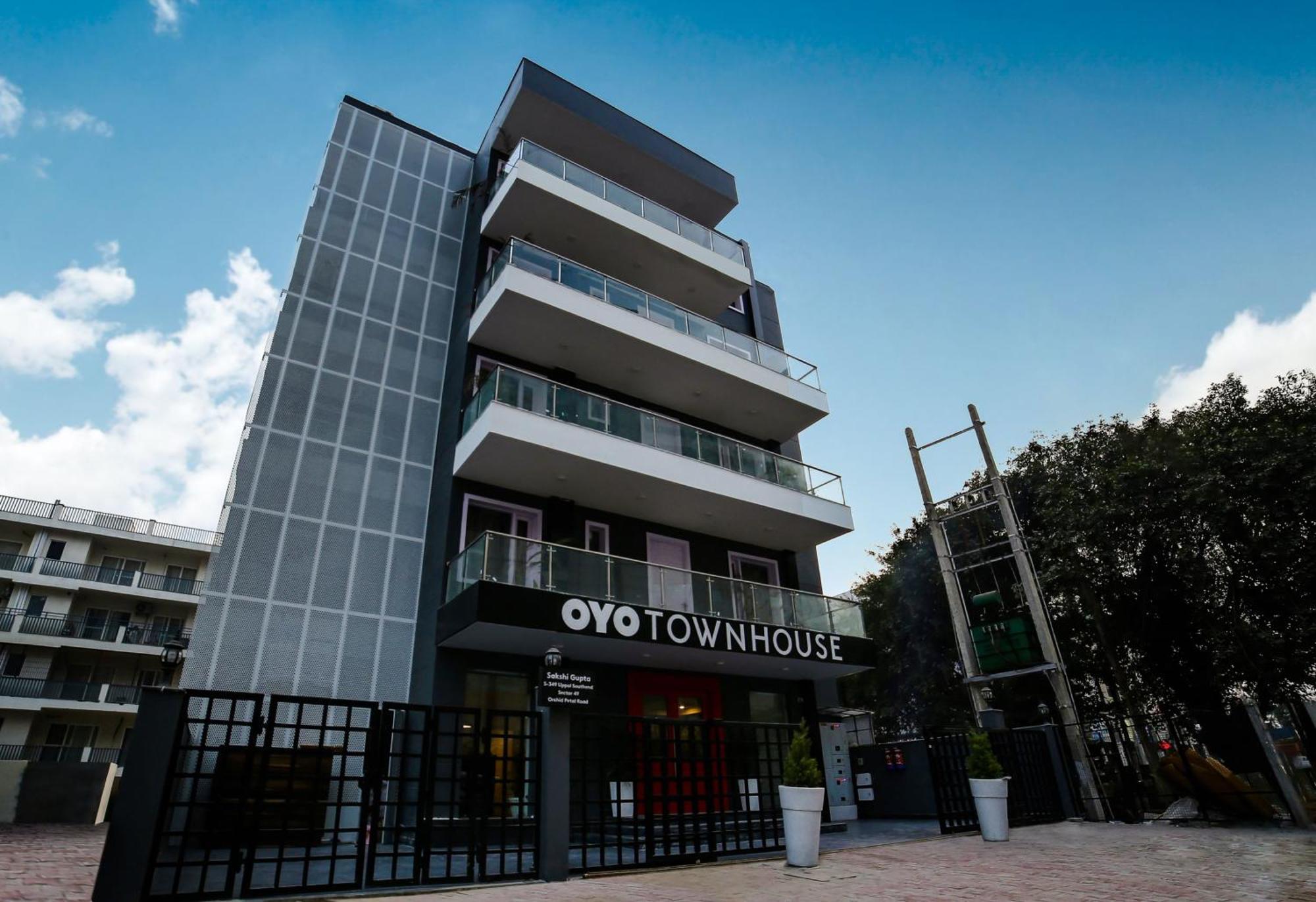 Townhouse Sohna Road 2 Hotel คูร์เคาน์ ภายนอก รูปภาพ