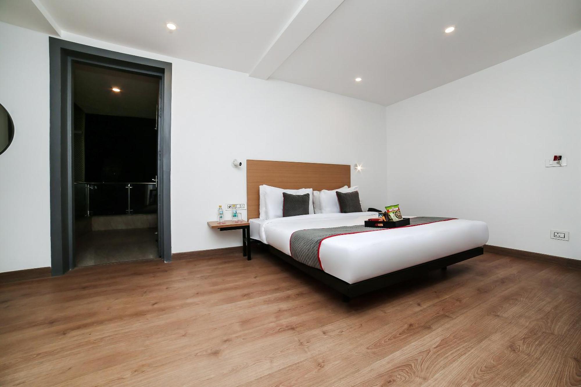 Townhouse Sohna Road 2 Hotel คูร์เคาน์ ภายนอก รูปภาพ