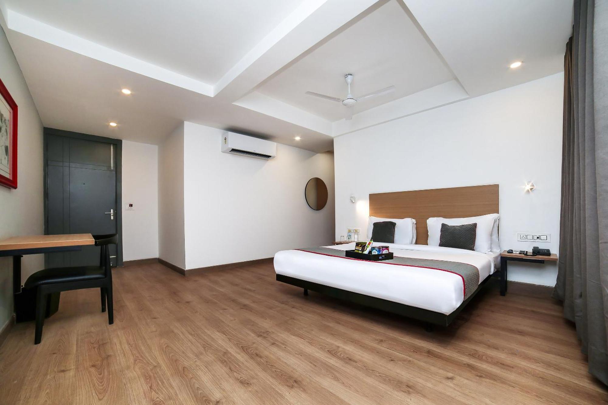 Townhouse Sohna Road 2 Hotel คูร์เคาน์ ภายนอก รูปภาพ