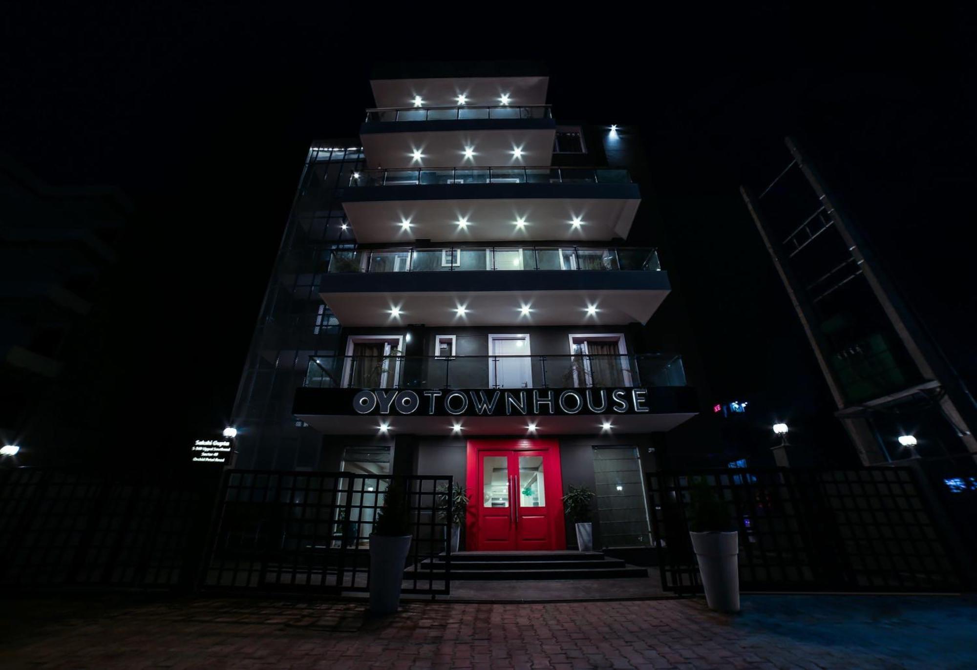 Townhouse Sohna Road 2 Hotel คูร์เคาน์ ภายนอก รูปภาพ